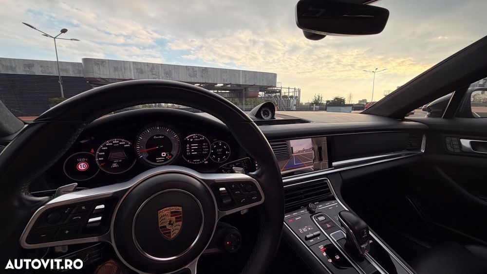 Porsche Panamera Turbo - 32