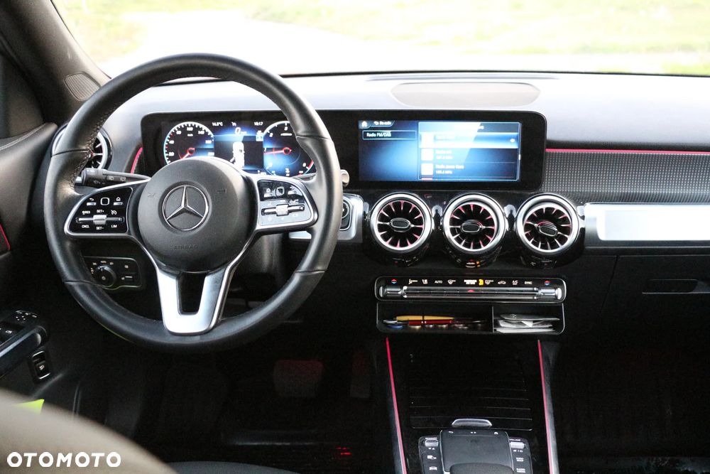 Mercedes-Benz GLB - 12