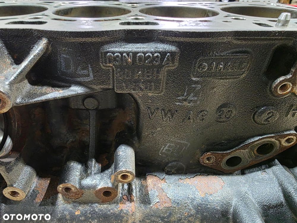 BLOK SILNIKA AUDI VOLKSWAGEN SEAT SKODA 2.0 TDI CRL 03N023A 8/26 - 4