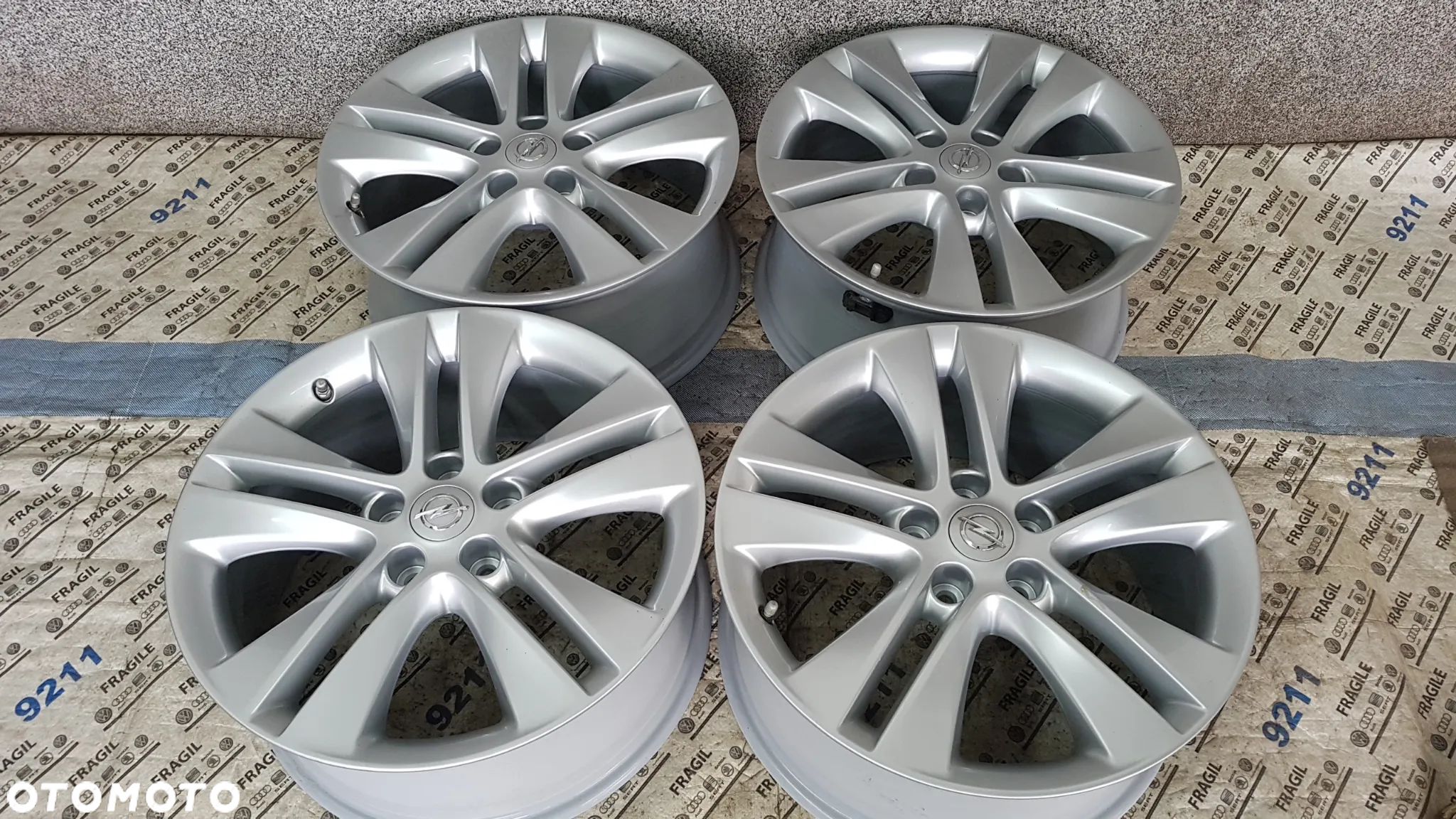 FELGI ALUMINIOWE ORYGINAŁ GM OPEL INSYGNIA B ASTRA J ZAFIRA C  8jx18  ET46 5x115 TPMS - 1