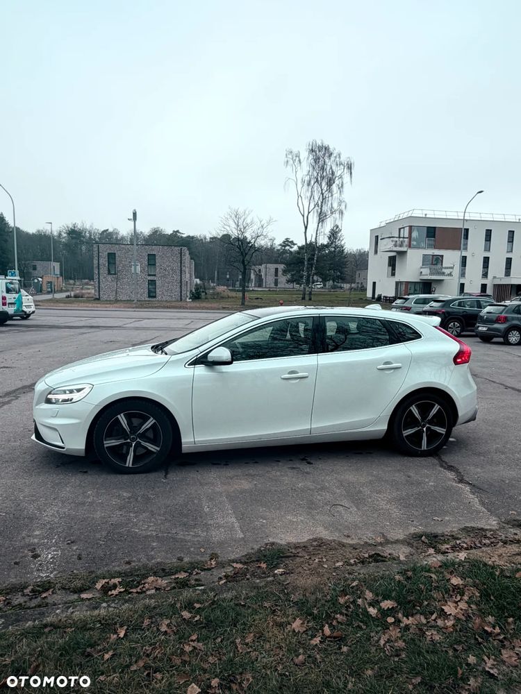 Volvo V40 D3 Drive-E R-Design Momentum - 3
