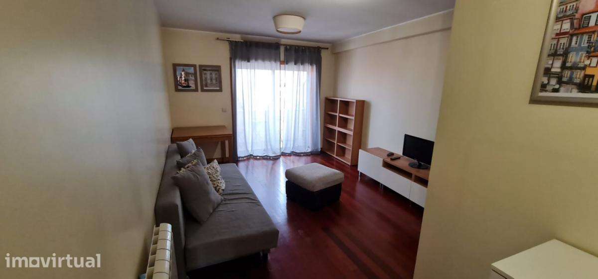 Apartamento com 1 quartos - localizado em Paranhos Porto - Grande imagem: 4/21