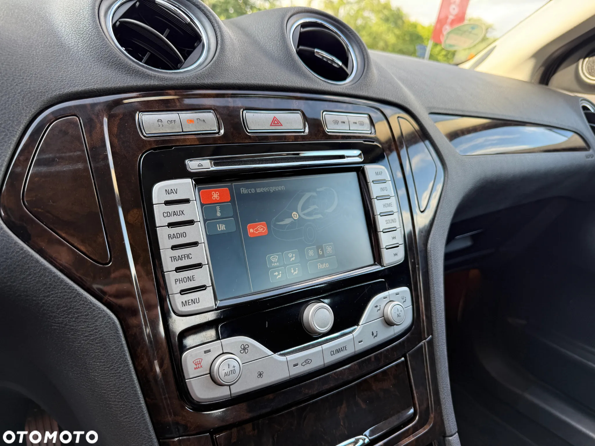 Ford Mondeo 2.0 Titanium X - 34