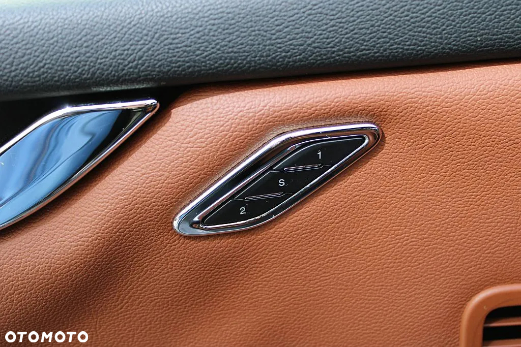 Maserati Quattroporte - 15