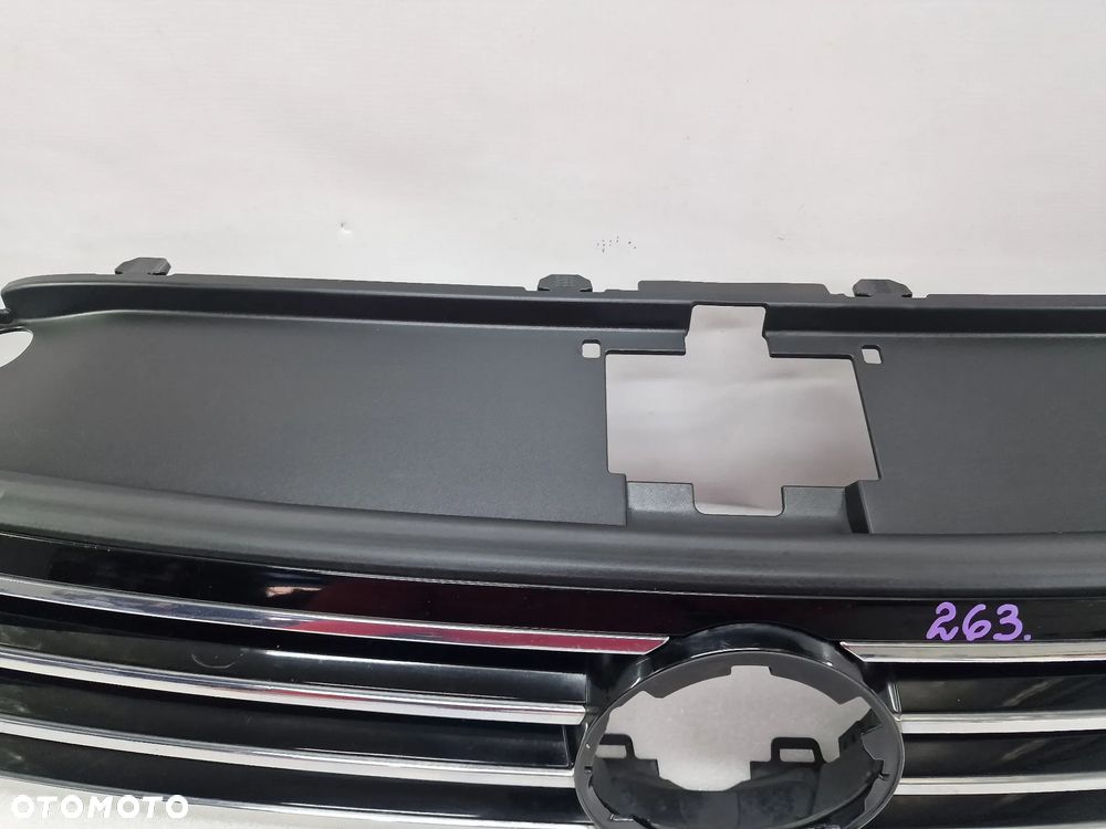 VW PASSAT B8 3G0 15-  ATRAPA / GRILL PRZEDNI PRZÓD NA WĄSKĄ GÓRNĄ LISTWĘ / CHROM , NR 3G0853651 / 3G0853651A / 3G0853653 , NR AUKCJI GL263 - 3