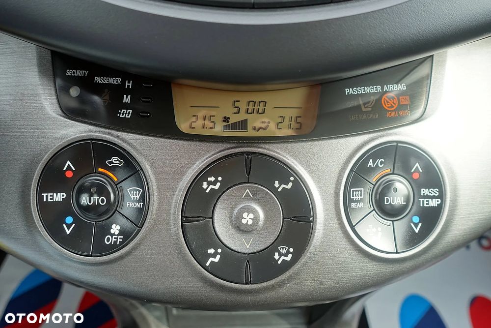 Toyota RAV4 2.2 D-4D 4x4 Sol - 19