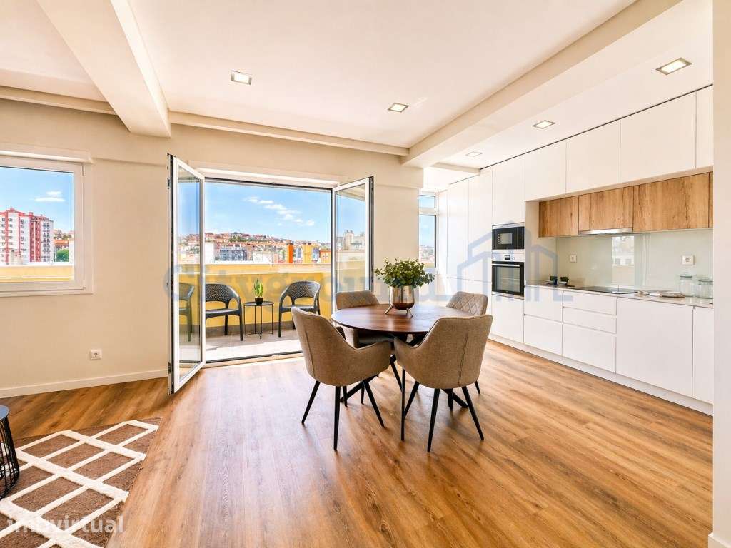 Apartamento T3 com varanda em reabilitação - Benfica - Grande imagem: 5/24