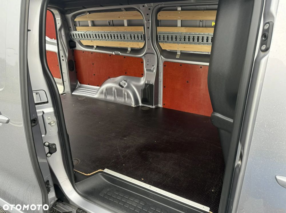 Opel Vivaro - 9