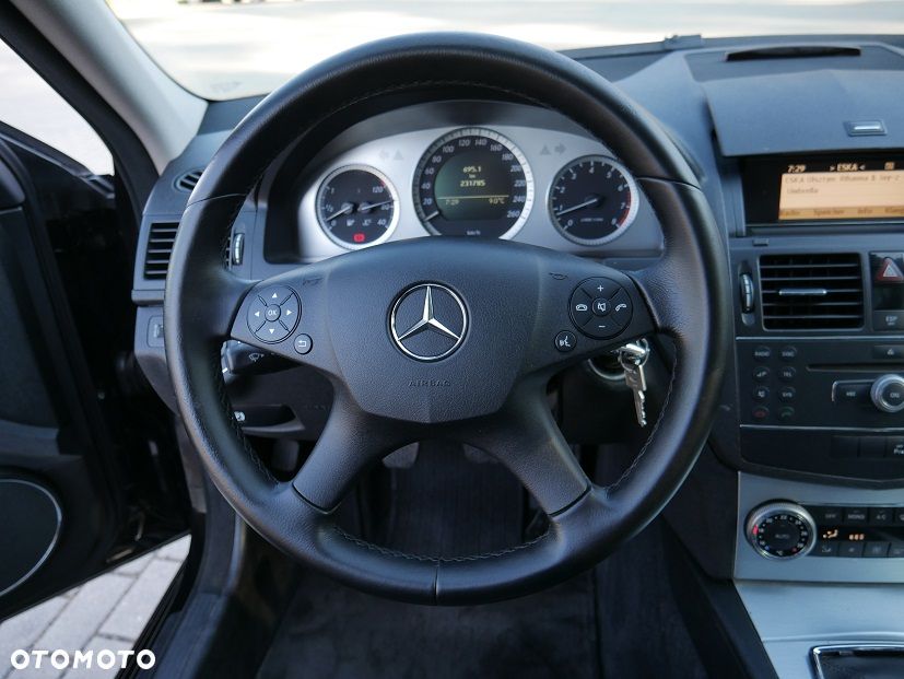 Mercedes-Benz Klasa C 200 Avantgarde Edition - 13