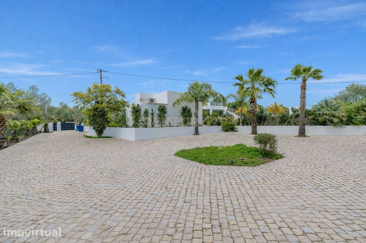 Moradia Renovada com Piscina em Quelfes, Olhão - Grande imagem: 4/31