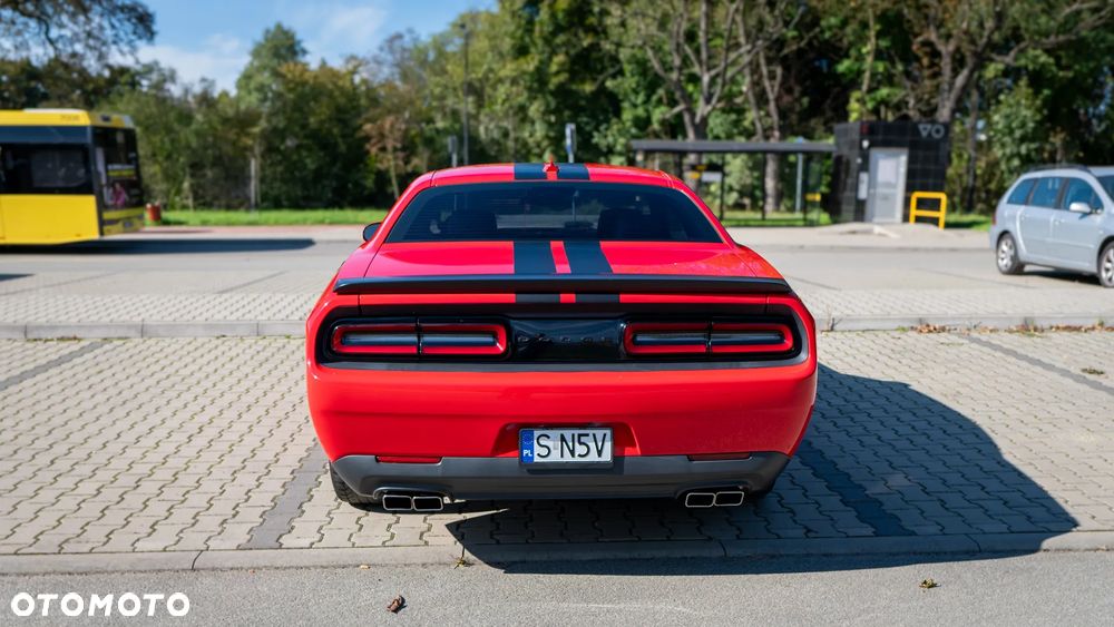 Dodge Challenger - 7