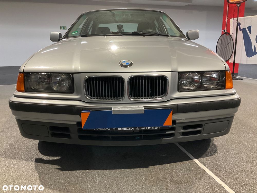 BMW Seria 3 318i - 30