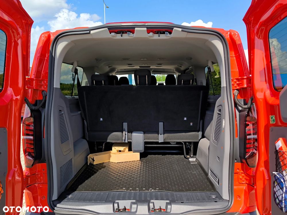 Volkswagen Caravelle 2.0 TDI L2 - 9