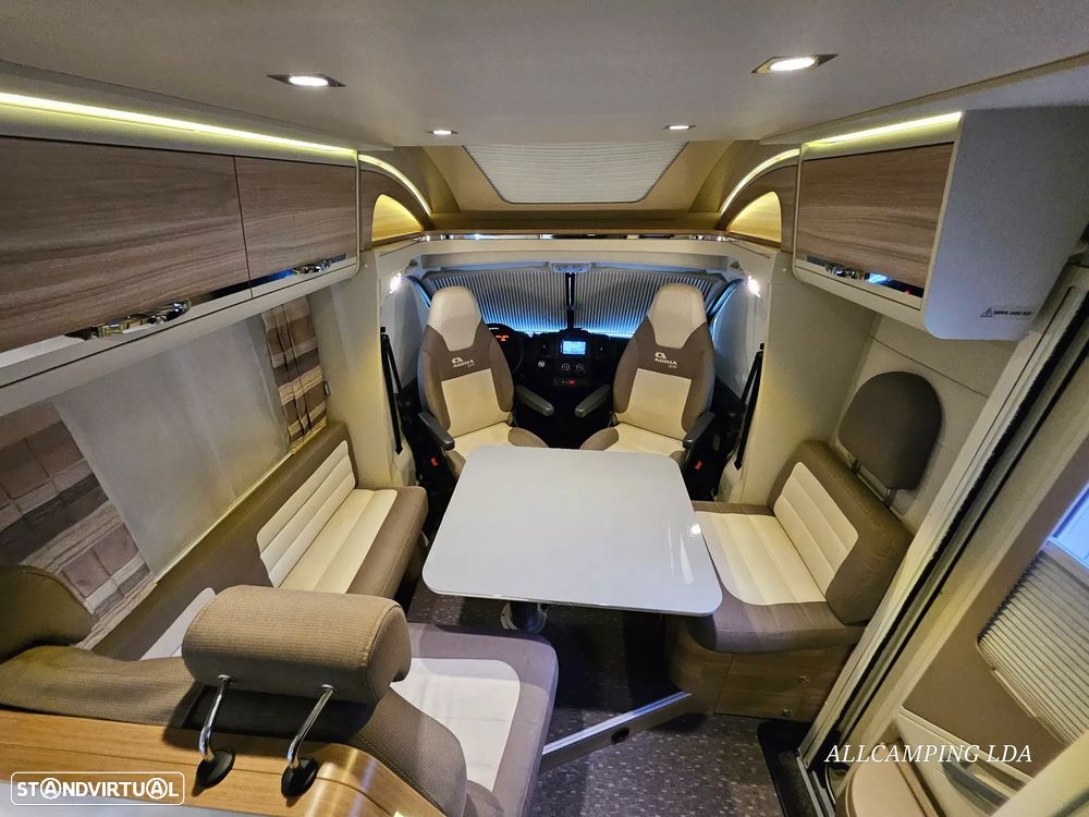 Adria Matrix M670SBC 50 YEARS 5 LUGARES DE LIVRETE CAMA CENTRAL + BASCULANTE - 44