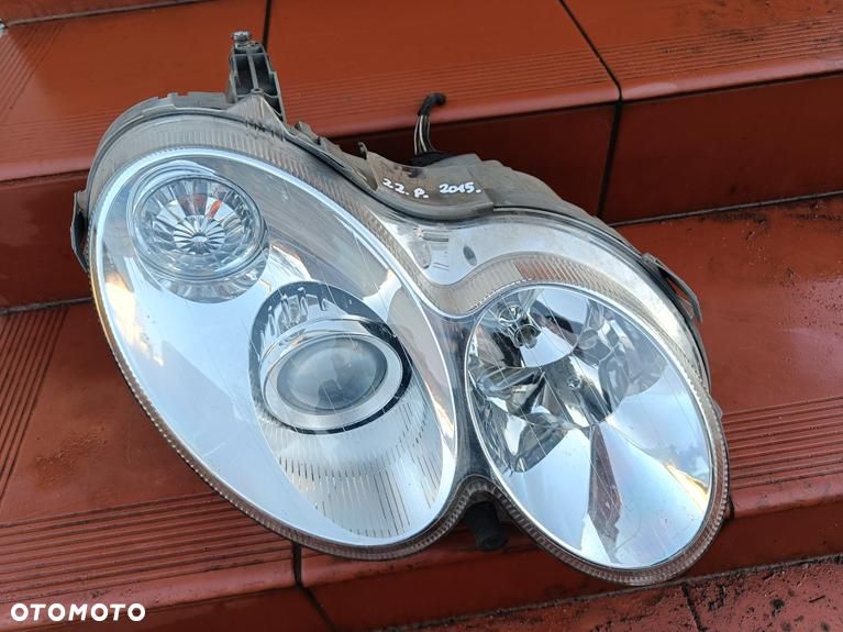 MERCEDES W209 CLK LAMPA IGŁA 2015R PRZÓD PRZEDNIA BI XENON NIE SKRĘTNY PRAWA - 1