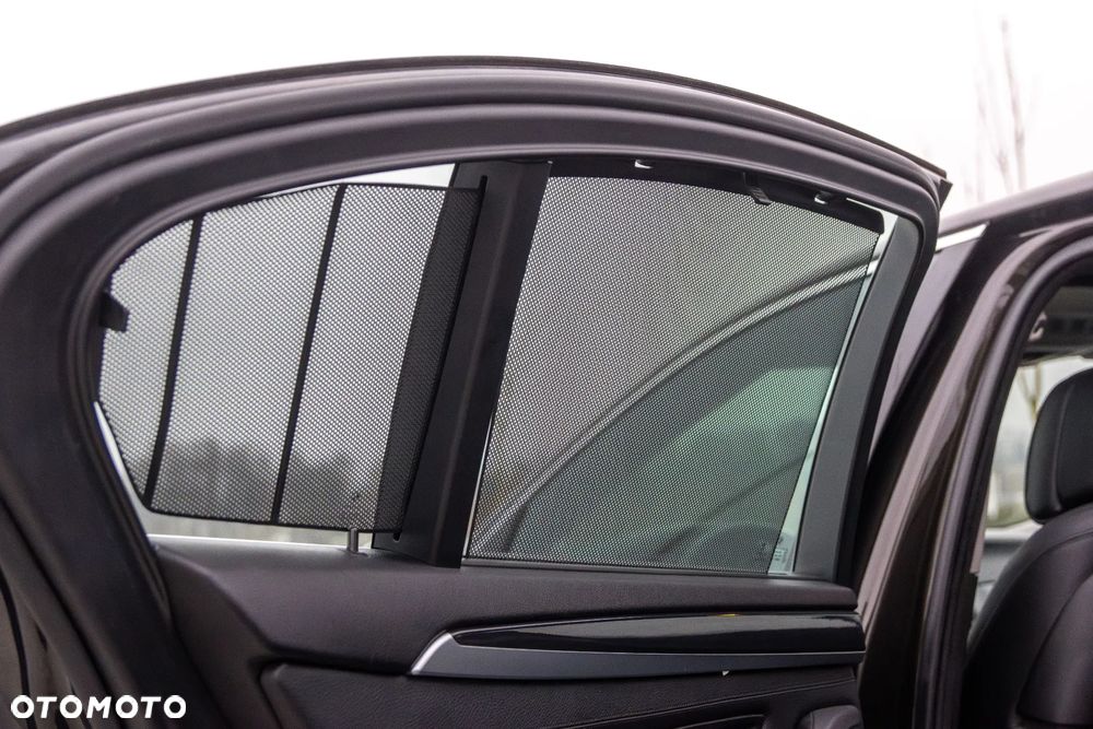 BMW Seria 5 525d - 26