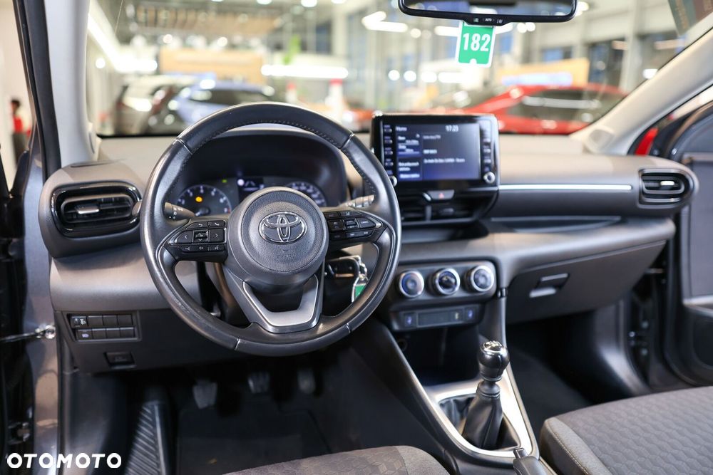 Toyota Yaris 1.5 Comfort - 24