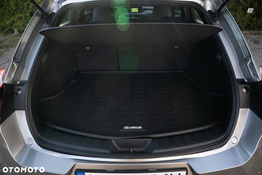 Lexus UX 250h Business Edition - 26