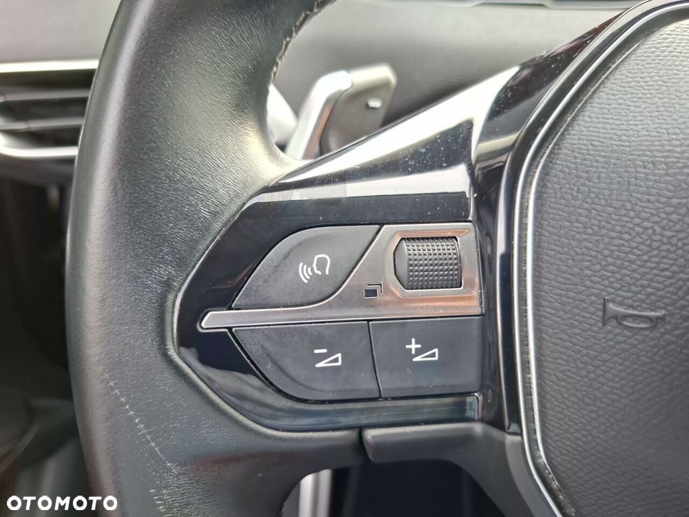 Peugeot 3008 1.2 PureTech Road Trip S&S EAT8 - 21