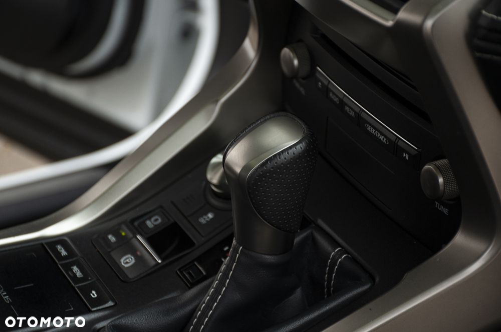 Lexus NX 300 AWD F SPORT - 25