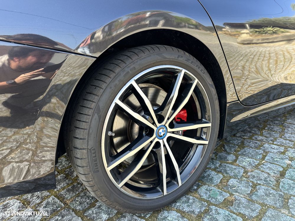 BMW 330 e Pack Desportivo M Pro Auto - 13