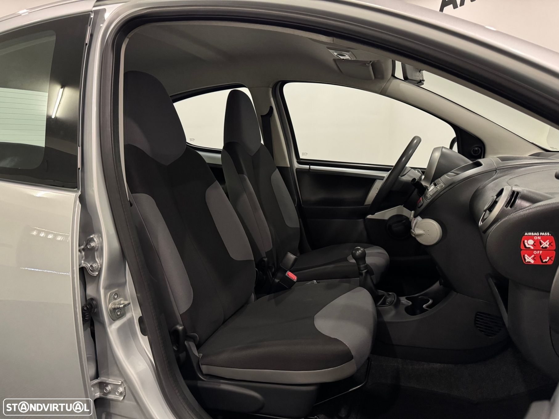 Peugeot 107 1.0 Urban - 30