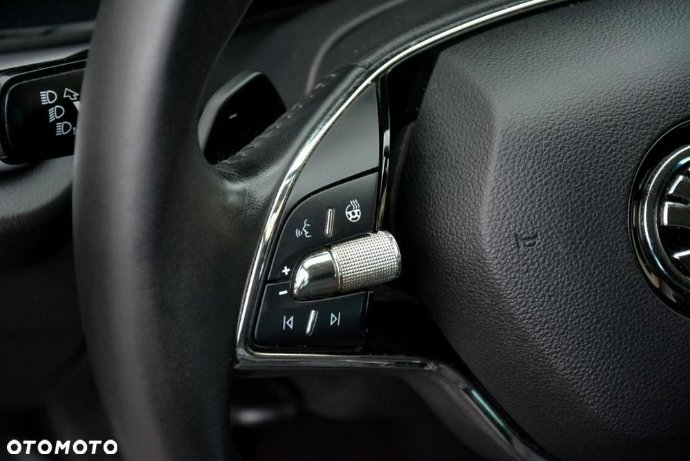 Skoda Octavia 2.0 TDI Selection DSG - 24
