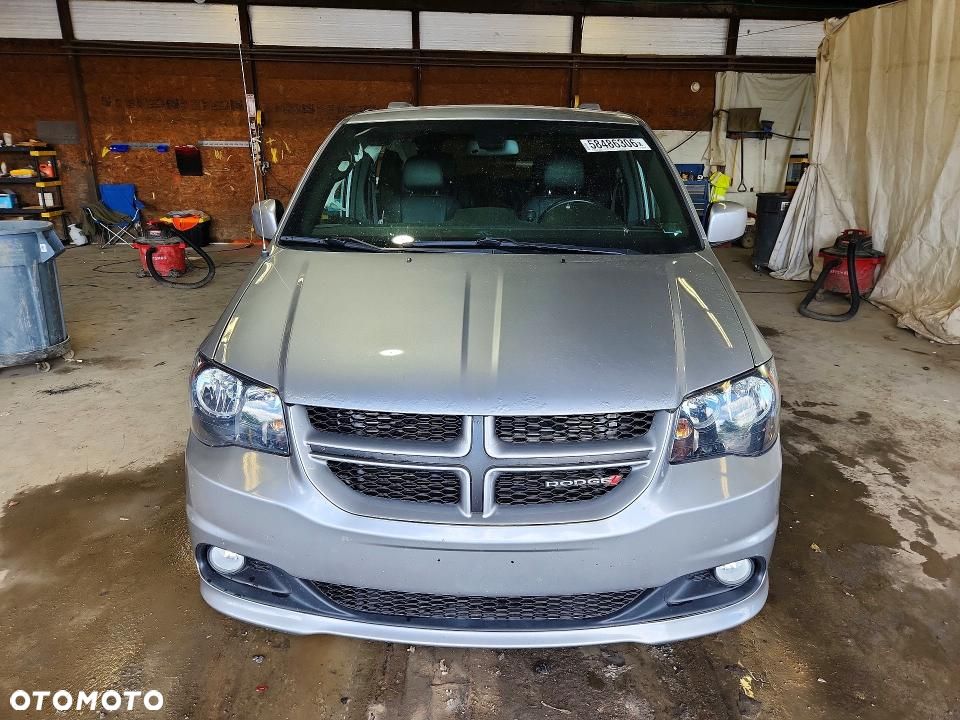 Dodge Grand Caravan 3.6 R/T - 24