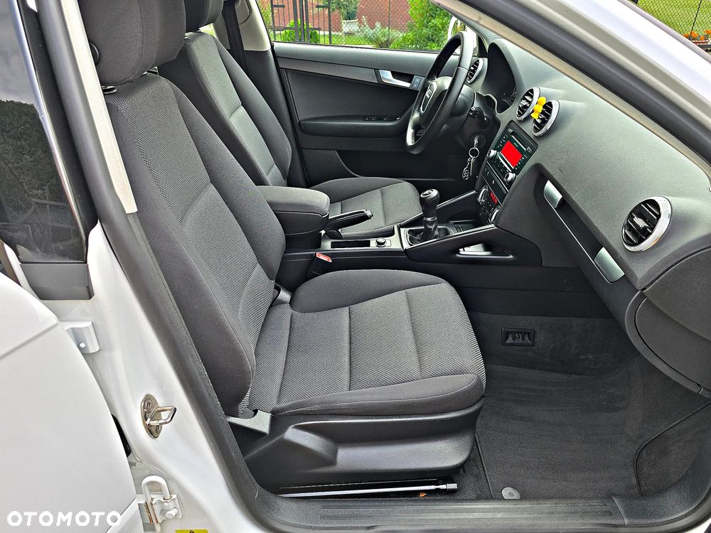 Audi A3 Sportback 1.6 TDI Attraction - 23