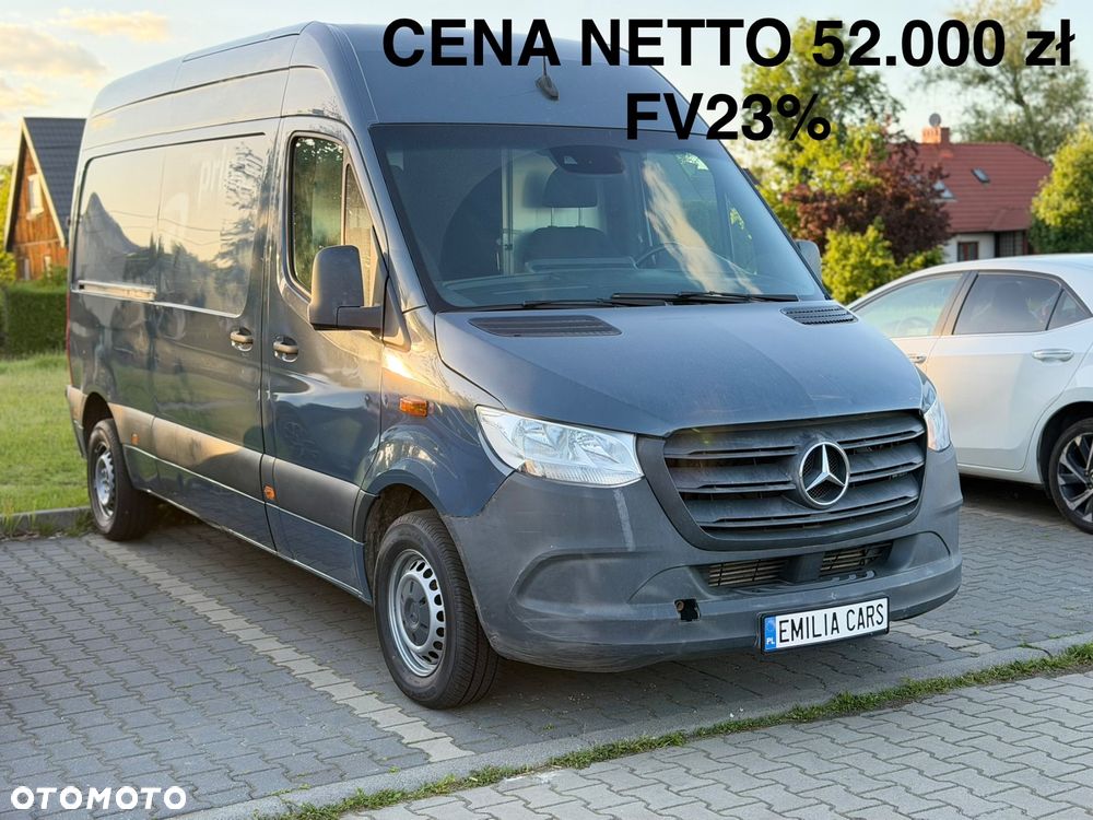 Mercedes-Benz Sprinter - 2