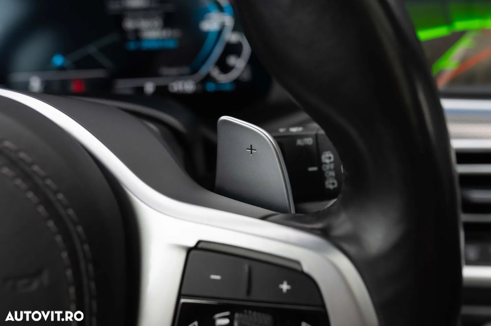 BMW X5 xDrive45e - 24