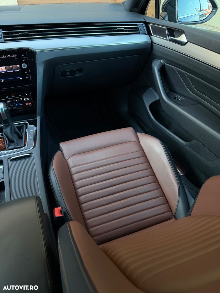 Volkswagen Passat 2.0 TDI SCR DSG Elegance - 12