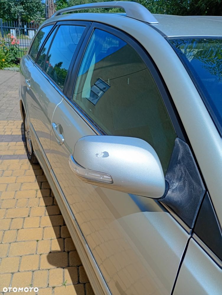 Toyota Avensis - 20