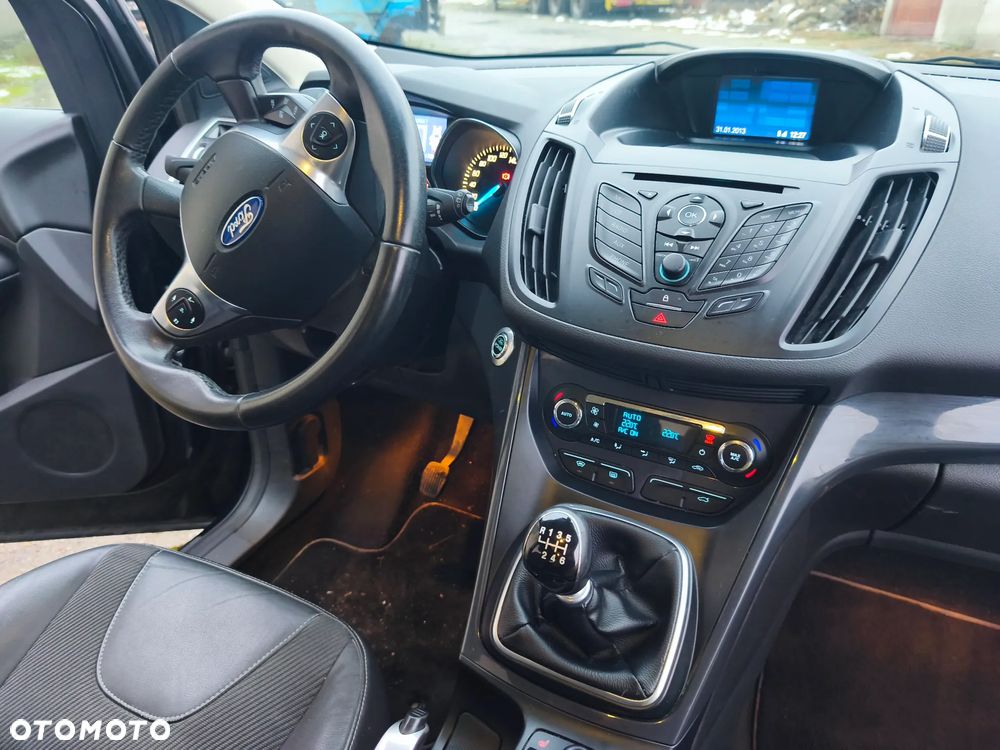 Ford Kuga 2.0 TDCi 2x4 Titanium - 25