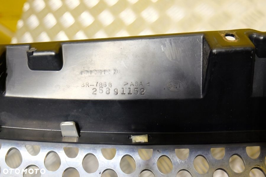 GMC YUKON 2007-2014 GRILL ATRAPA PRZÓD CHROM USA - 8