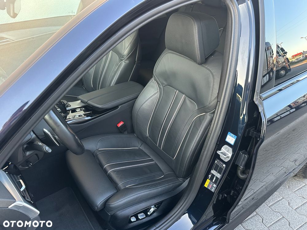 BMW Seria 5 530e xDrive M Sport sport - 20