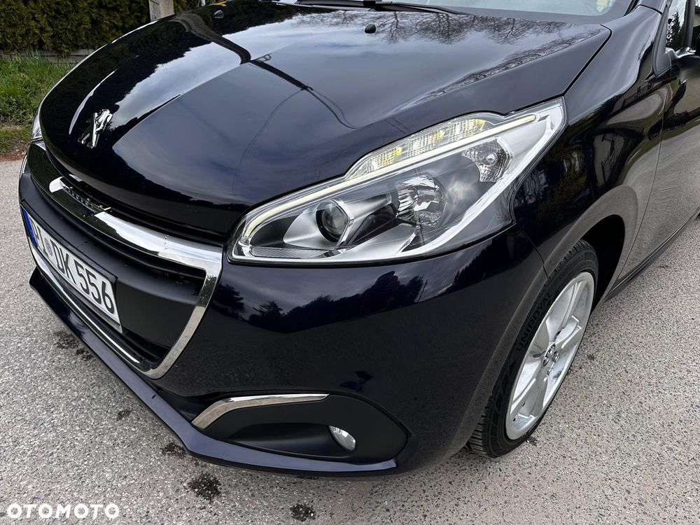 Peugeot 208 - 10