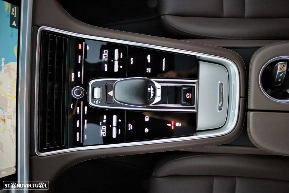 Porsche Panamera 4 E-Hybrid - 21