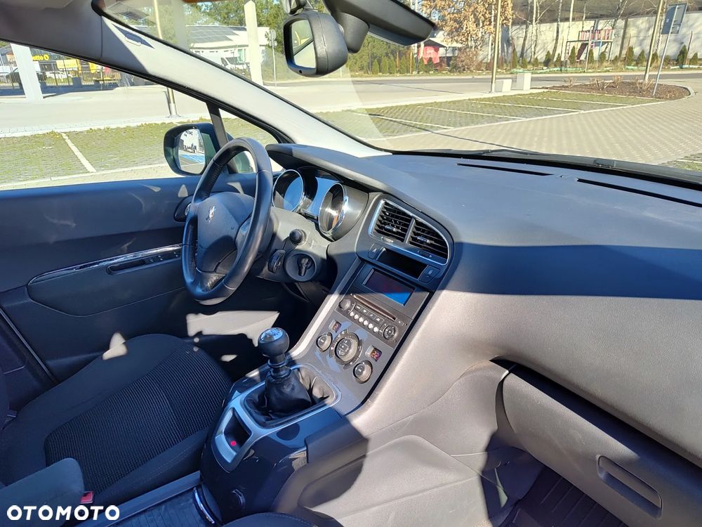 Peugeot 5008 1.6 THP Active 7os - 17