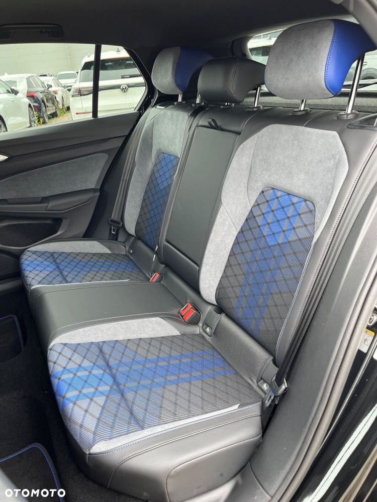 Volkswagen Golf - 11