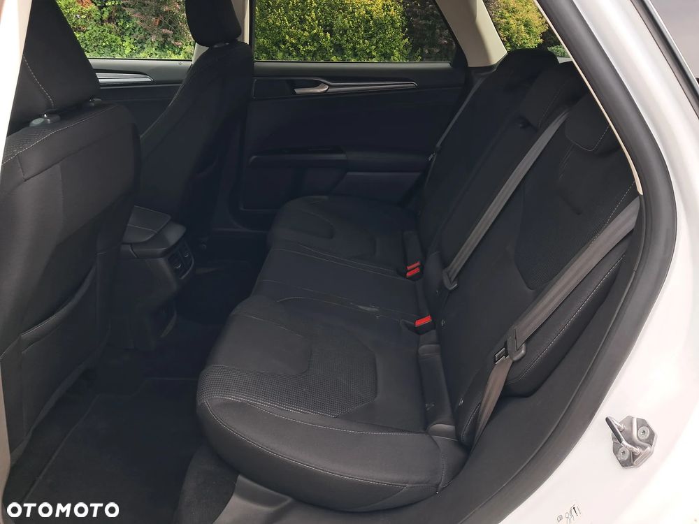 Ford Mondeo 2.0 Hybrid Titanium - 26