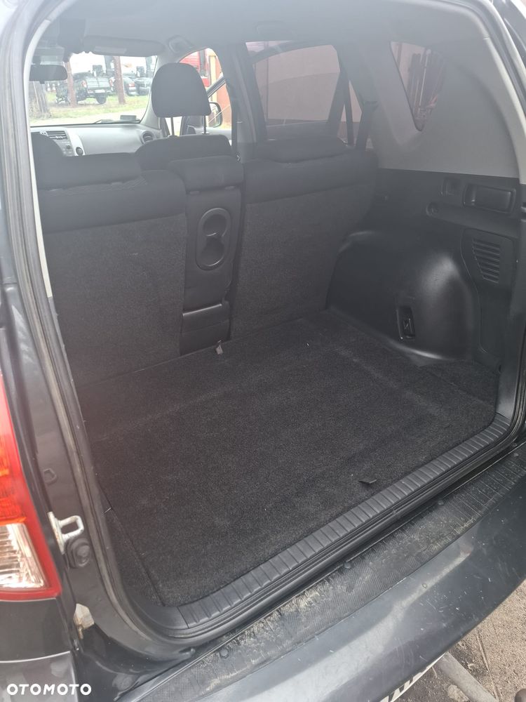 Toyota RAV4 - 8