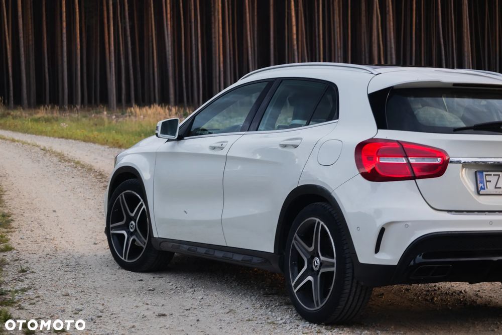 Mercedes-Benz GLA - 4