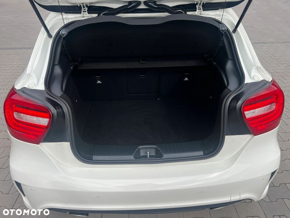 Mercedes-Benz Klasa A 180 AMG Line - 19