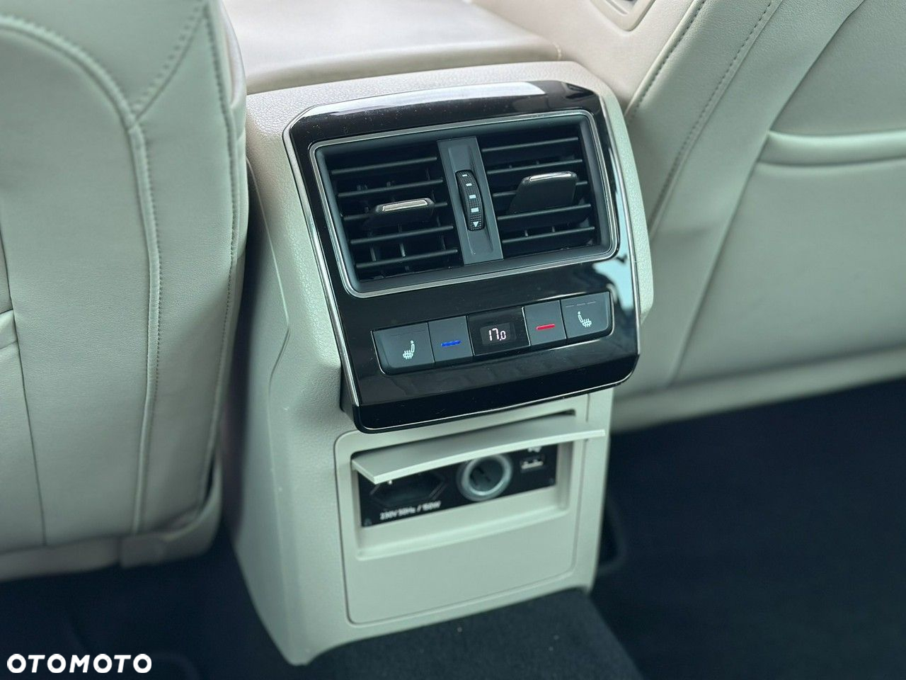 Skoda Superb Combi 2.0 TDI DSG L&K - 29
