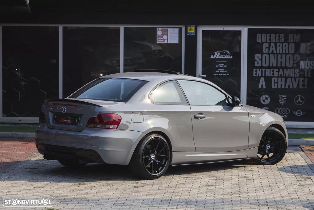 BMW 118 d Pack M - 32
