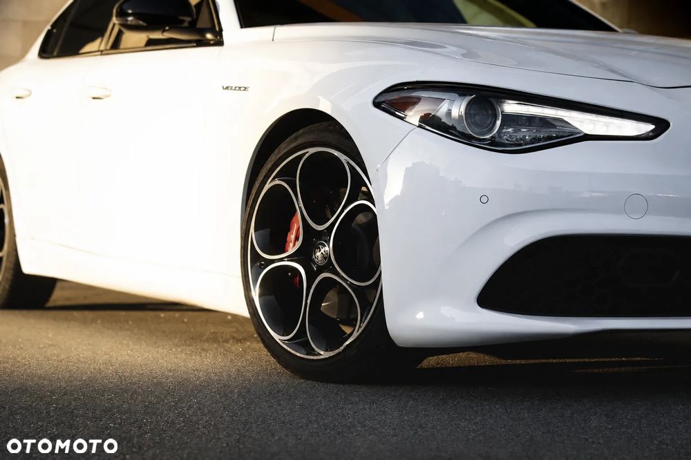 Alfa Romeo Giulia 2.0 Turbo 16V AT8-Q4 Ti - 3
