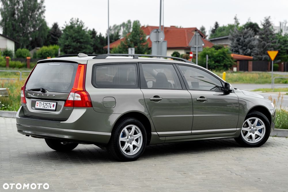 Volvo V70 2.5T Summum - 16