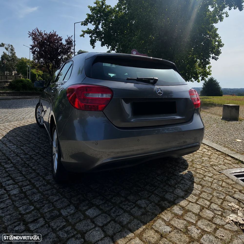 Mercedes-Benz A 200 (BlueEFFICIENCY) - 3