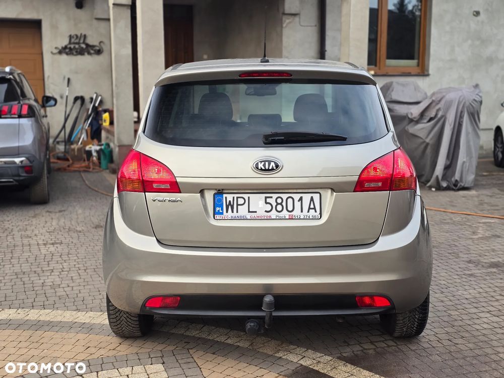 Kia Venga - 7